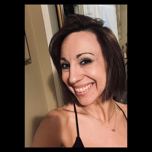 Profile Picture of Vanessa Mifsud (@shessa12) on Poshmark
