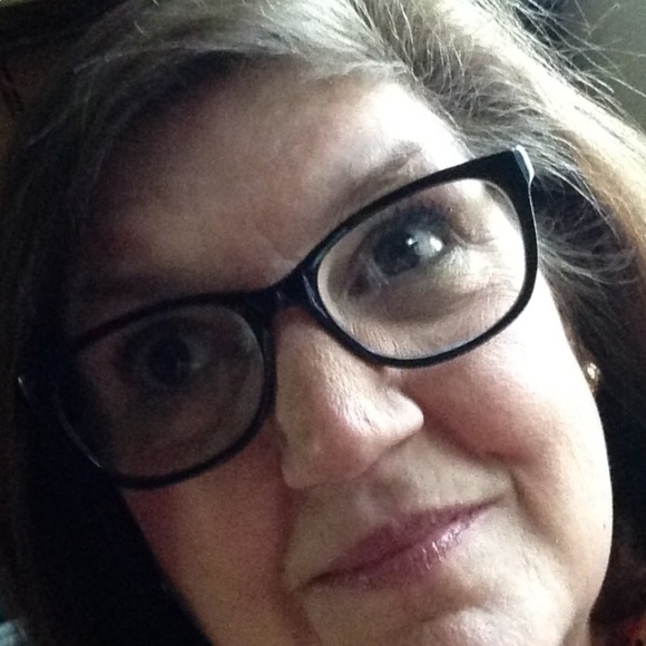 Profile Picture of Barbara Fetzner (@b4bs44) on Poshmark