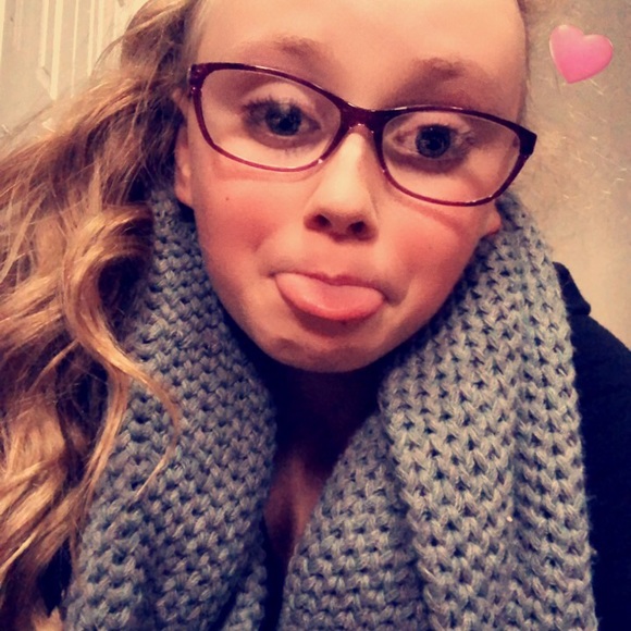 Jaidyn Fleagle - Poshmark Profile Picture of Jaidyn Fleagle (@jaidybug05) on Poshmark