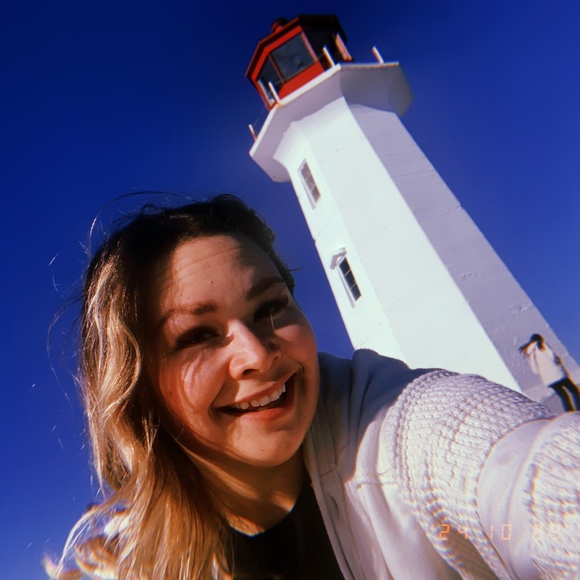 Profile Picture of Tristyn Sachkowski (@tsachkowski) on Poshmark