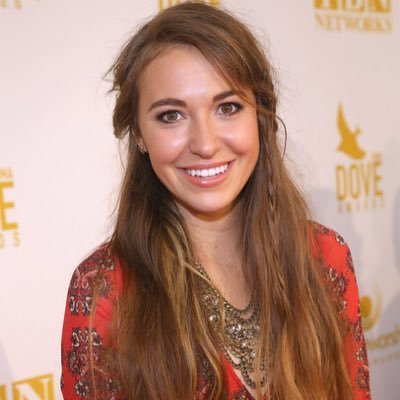 Profile Picture of Lauren Daigle (@laurendaigle_1) on Twitter