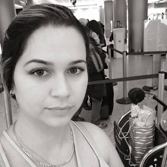 Profile Picture of Yusimí Trimiño gonzález (@yusimisu) on Poshmark