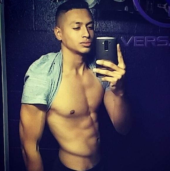 Profile Picture of Fernando Ocon (@fernifadez) on Poshmark