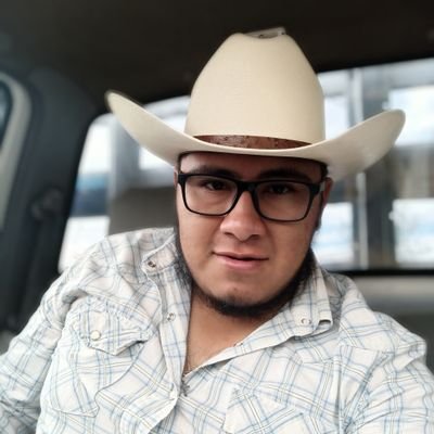 Profile Picture of Abraham Reséndiz (@YAgricolas) on Twitter