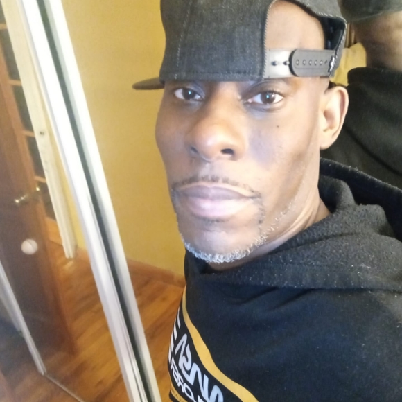 Profile Picture of Randy Brown (@randybrown494) on Poshmark