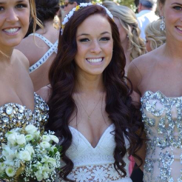 Profile Picture of Kelsey Cahill (@kesleycahill) on Poshmark