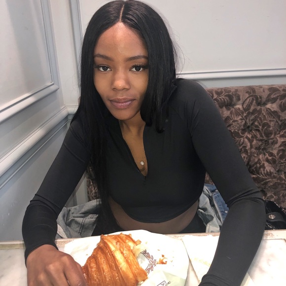 Profile Picture of Tamirah Grant (@tamirahgrant) on Poshmark