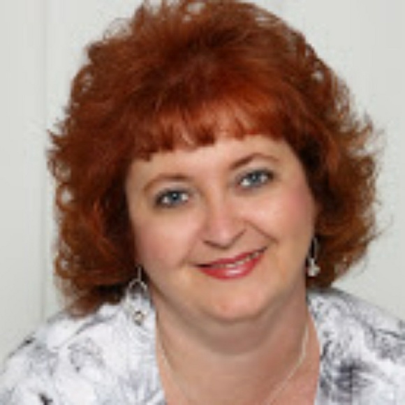 Profile Picture of Sandra Huckfeldt (@sandtrsr) on Poshmark