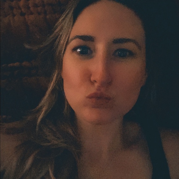 Profile Picture of Paige Koteles (@paigeoneco) on Poshmark