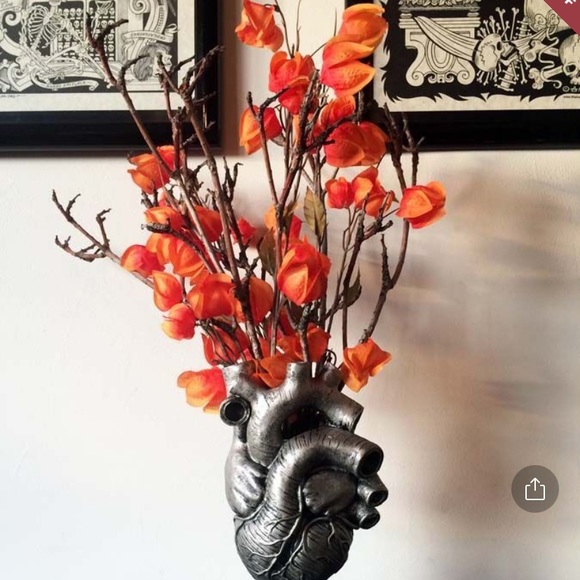 Profile Picture of Nicole Tailby (@ntail268) on Poshmark