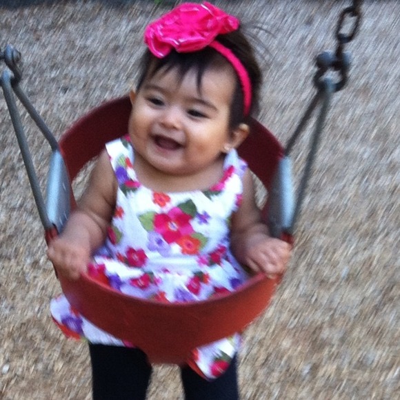 Profile Picture of Daniela Nieves (@daniela23) on Poshmark