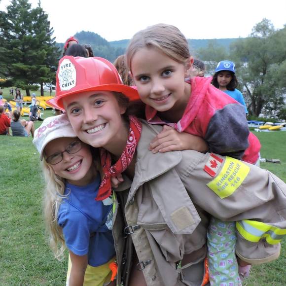 Profile Picture of Carly Nangle (@carly_nangle) on Poshmark