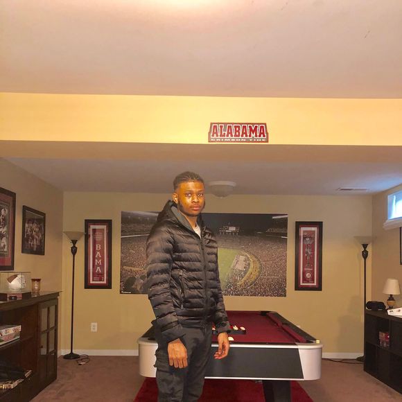 Profile Picture of Cory Garrett (@girlsadorecory) on Poshmark