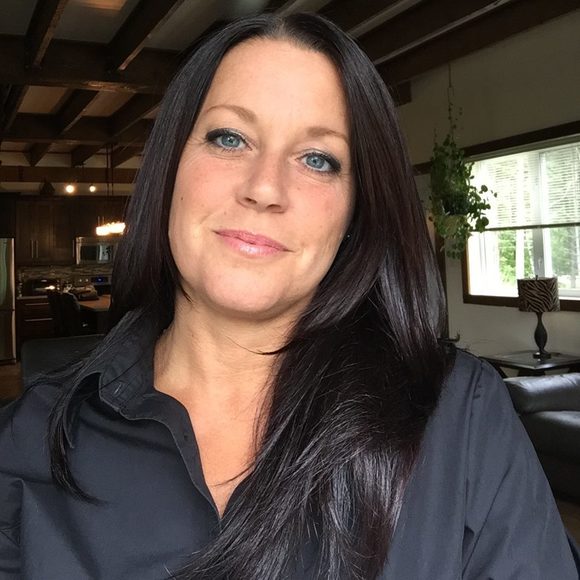 Profile Picture of Nathalie Lamarre (@lamarrenathalie) on Poshmark