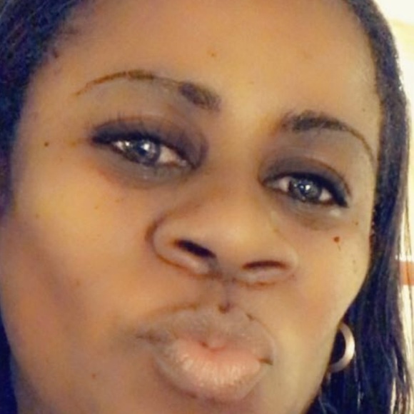 Profile Picture of Beverly Downey (@diane_downey14) on Poshmark