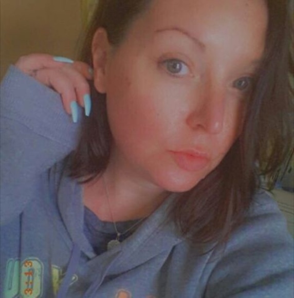 Profile Picture of Crystal Summers (@crystaldautrich) on Poshmark