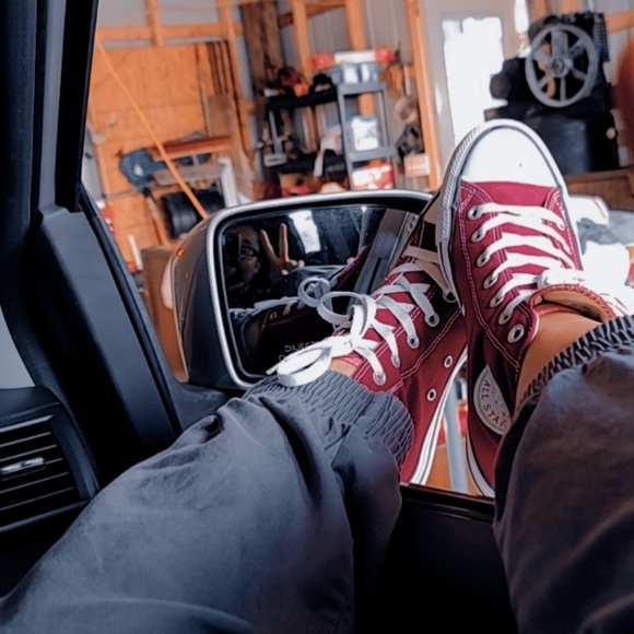 Profile Picture of Kayla Garlick (@kaylagarlick17) on Poshmark