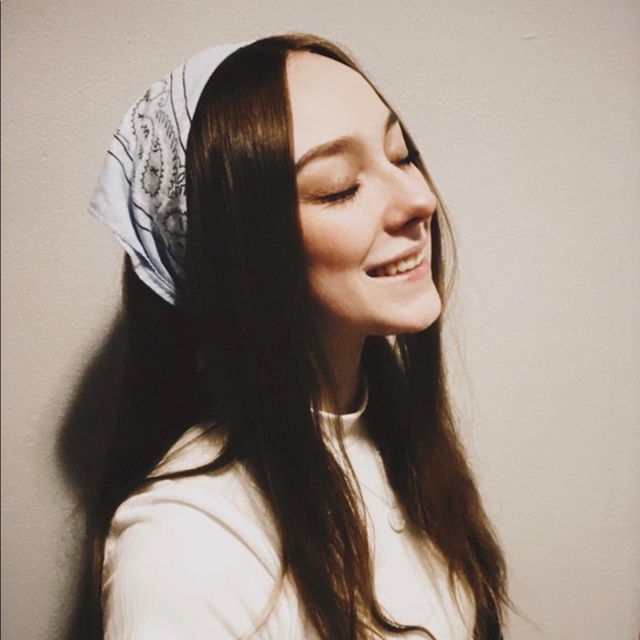 Profile Picture of Lauren Strommer (@laurenstrommer) on Poshmark