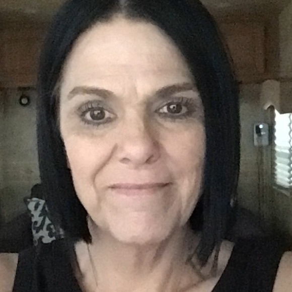 Profile Picture of Renee Collier (@rcollier80) on Poshmark