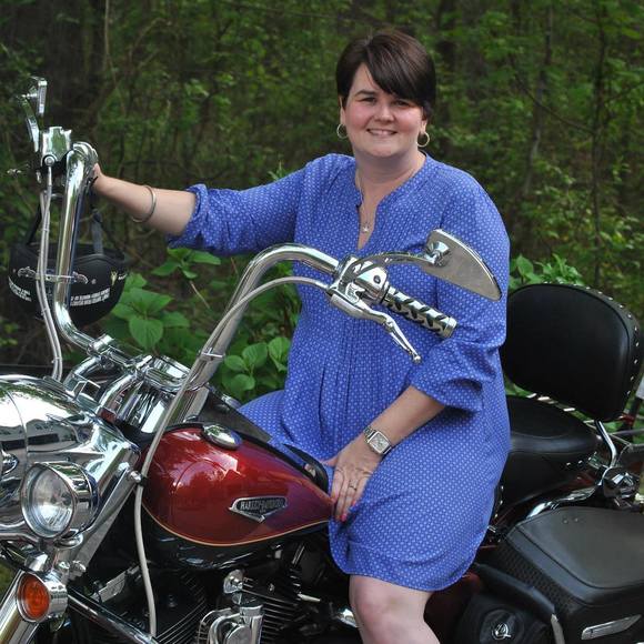 Profile Picture of Amanda Sirmon (@janeman) on Poshmark