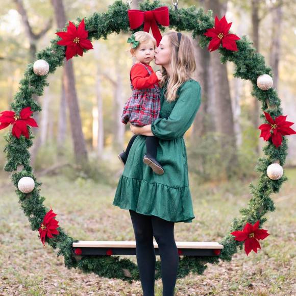 Profile Picture of Kristina Bradshaw (@ninabradshaw) on Poshmark