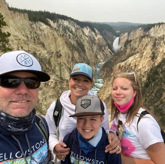 Profile Picture of Ben Gillespie (@bennyg7707) on Poshmark