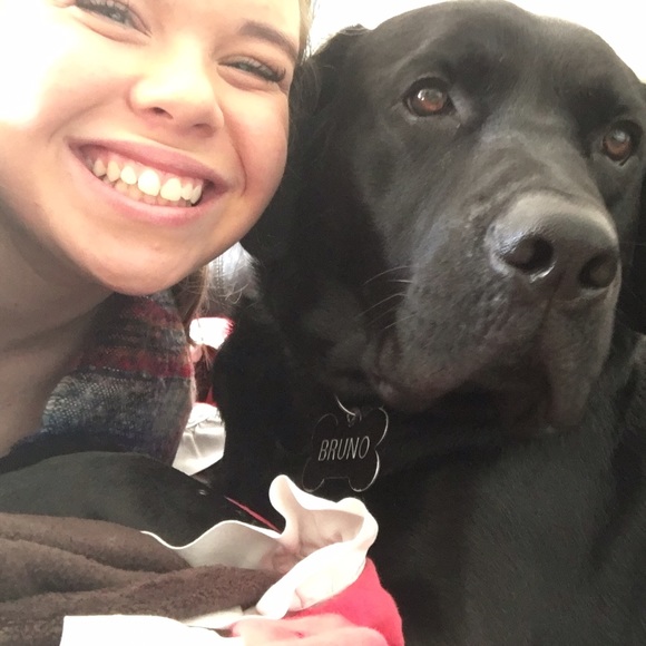 Profile Picture of Amanda Fowler (@mandypandy999) on Poshmark