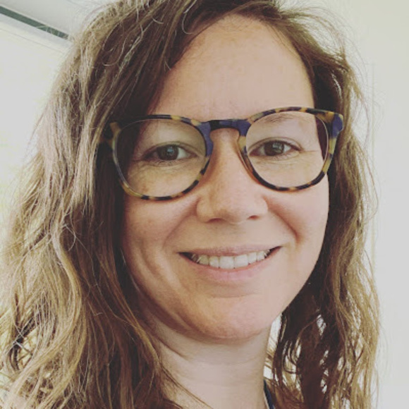 Profile Picture of Meredith Hennon (@meredithhennon) on Poshmark