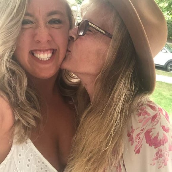 Profile Picture of Debbie Reichart-eckhardt (@runaroundmom4) on Poshmark
