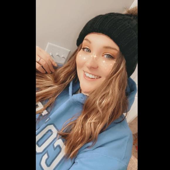 Profile Picture of Breahnna Butler (@abutler589) on Poshmark
