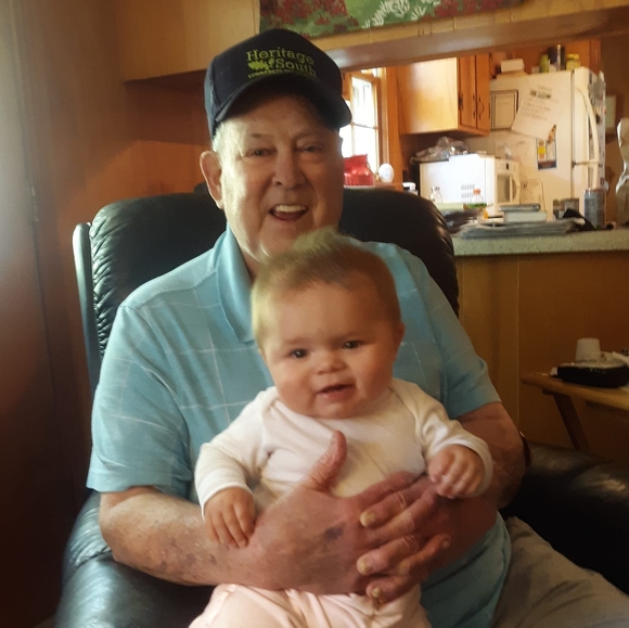 Profile Picture of Candice Bates (@cbates2010) on Poshmark