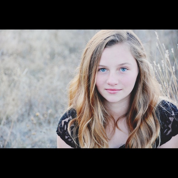 Profile Picture of Lilly Powers (@lilpow611) on Poshmark