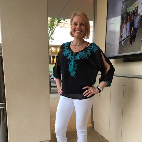 Profile Picture of Marjie Shindler (@lanie5610) on Poshmark