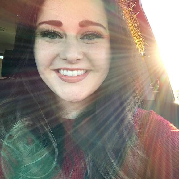 Profile Picture of Morgan Riessen (@mkriessen) on Poshmark