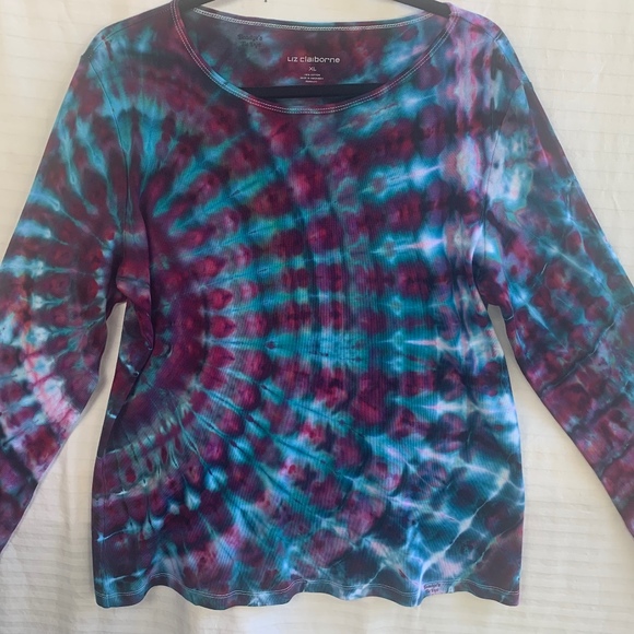 Profile Picture of Carolyn Readye (@readyetiedye) on Poshmark