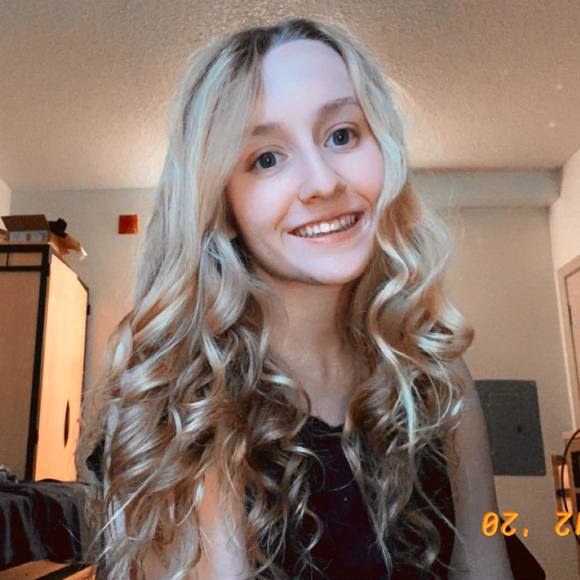 Profile Picture of Diana Laskay (@diana5199) on Poshmark