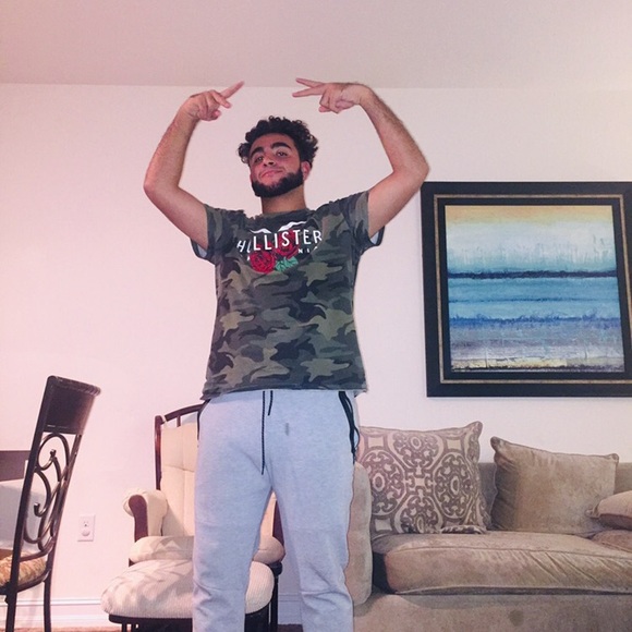 Profile Picture of Jonathan Harmouche (@harmouche) on Poshmark