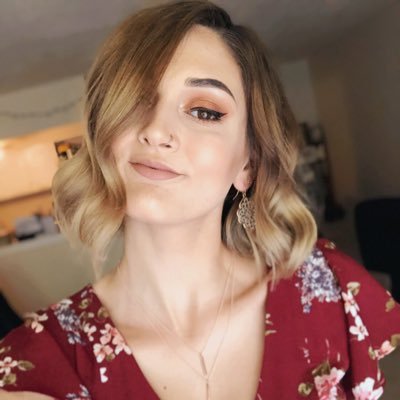 Profile Picture of Rachel Wolf 🐺 (@mrsrachelwolf) on Twitter