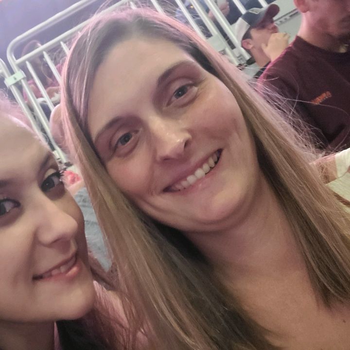 Amber Veach - Tiktok Profile Picture of Amber Veach (@@amberveach) on Tiktok