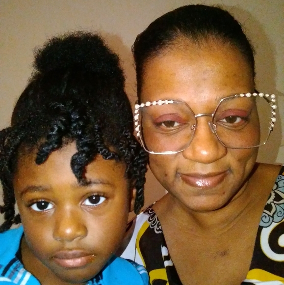 Profile Picture of Andranette Carson (@andranettec) on Poshmark