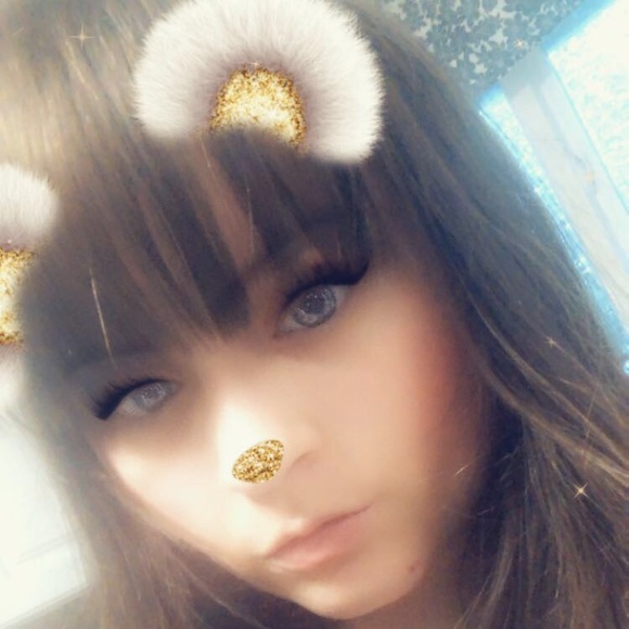 Profile Picture of Khierstyn Mcfadden (@khierstynm) on Poshmark