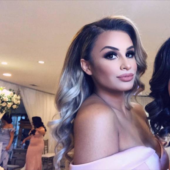 Profile Picture of Mell Bartemian (@melobartemian) on Poshmark