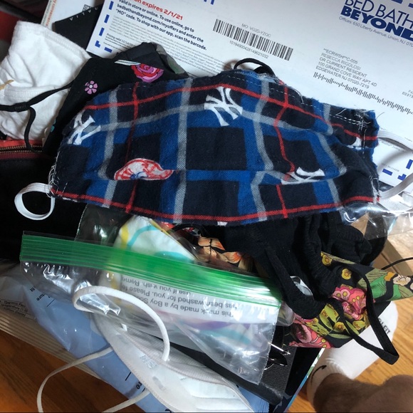 Profile Picture of Damon Peruso (@dperuso19) on Poshmark