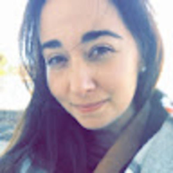 Profile Picture of Sarah Benckenstein (@sbbenck) on Poshmark