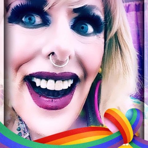 Profile Picture of Kiki Luvsit (@kikiluvsit) on Poshmark