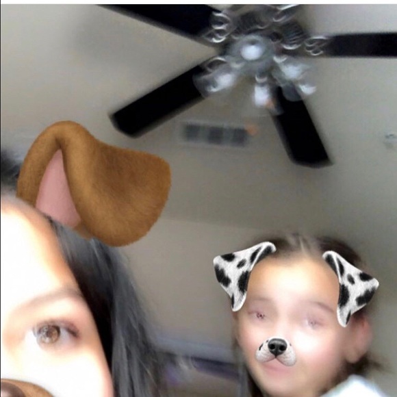 Profile Picture of Melissa Denorais (@melissademorais) on Poshmark