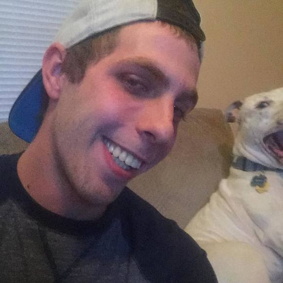 Profile Picture of Andrew Teter (@andrewcteter) on Poshmark