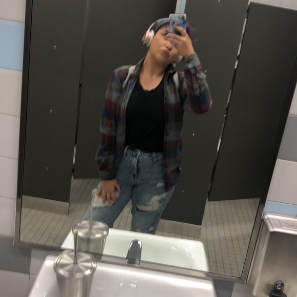 Profile Picture of Kapiolani Hamile (@kapiobunny) on Poshmark
