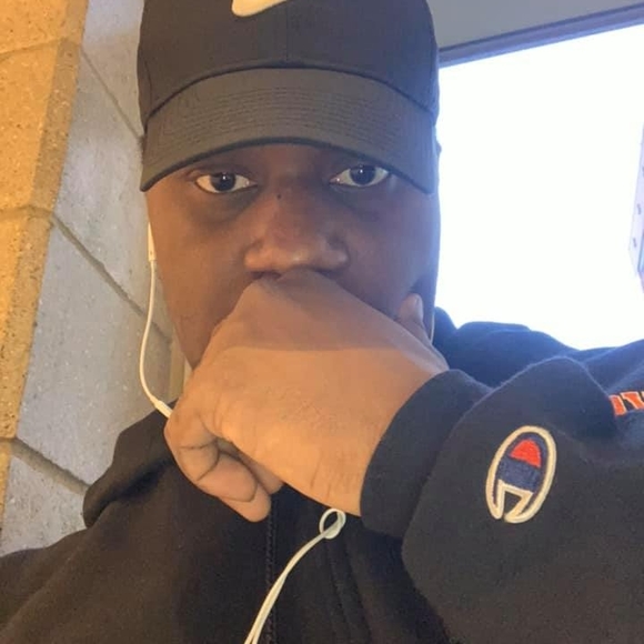 Profile Picture of Rod Stgeorges (@yung_rhode91) on Poshmark