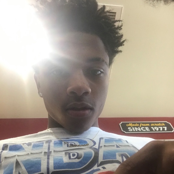 Profile Picture of Daniel Reaves (@dreaves0303) on Poshmark